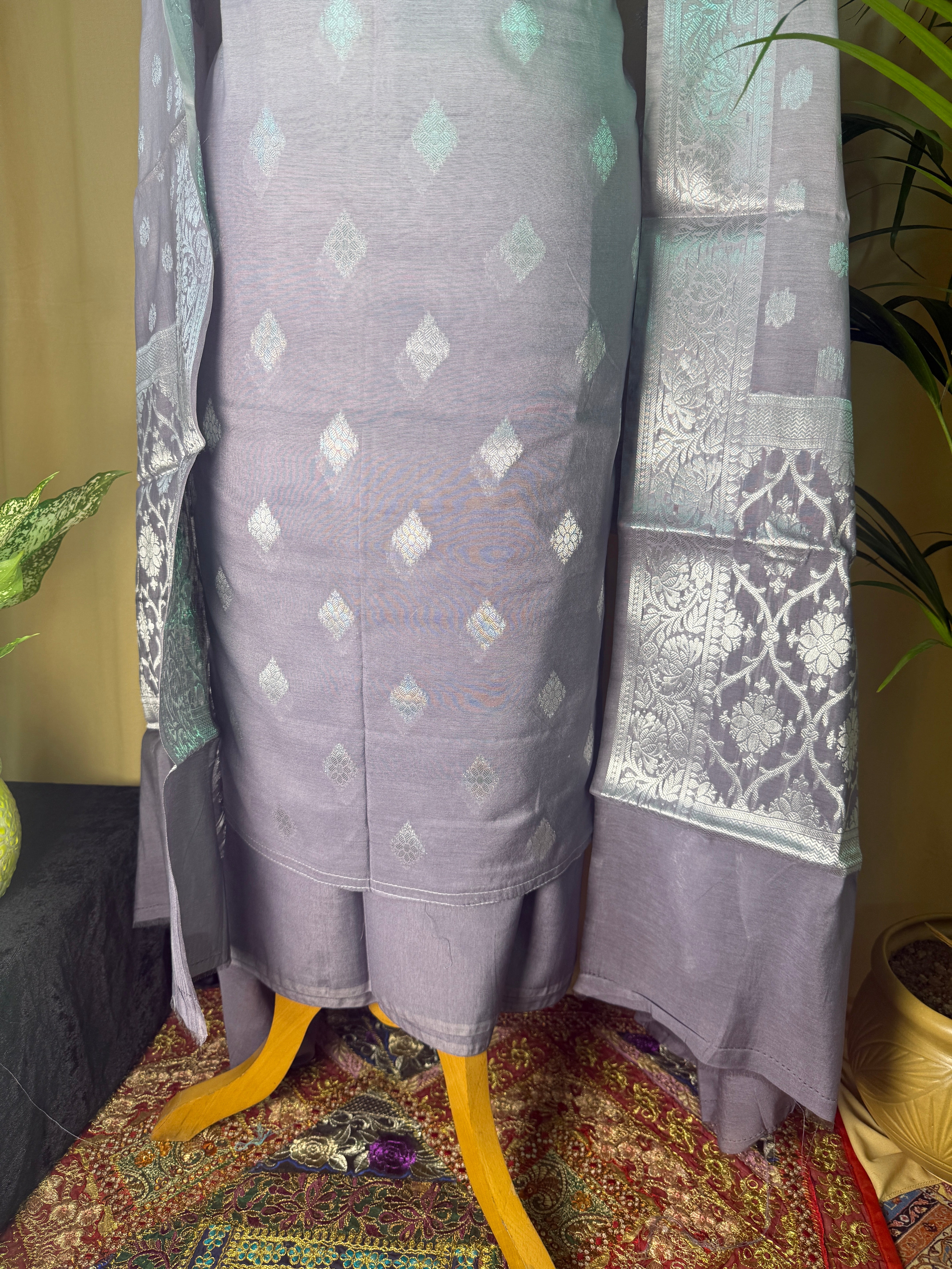 Soft Purple Banarasi Silk Suit Set with Elegant Zari Dupatta
