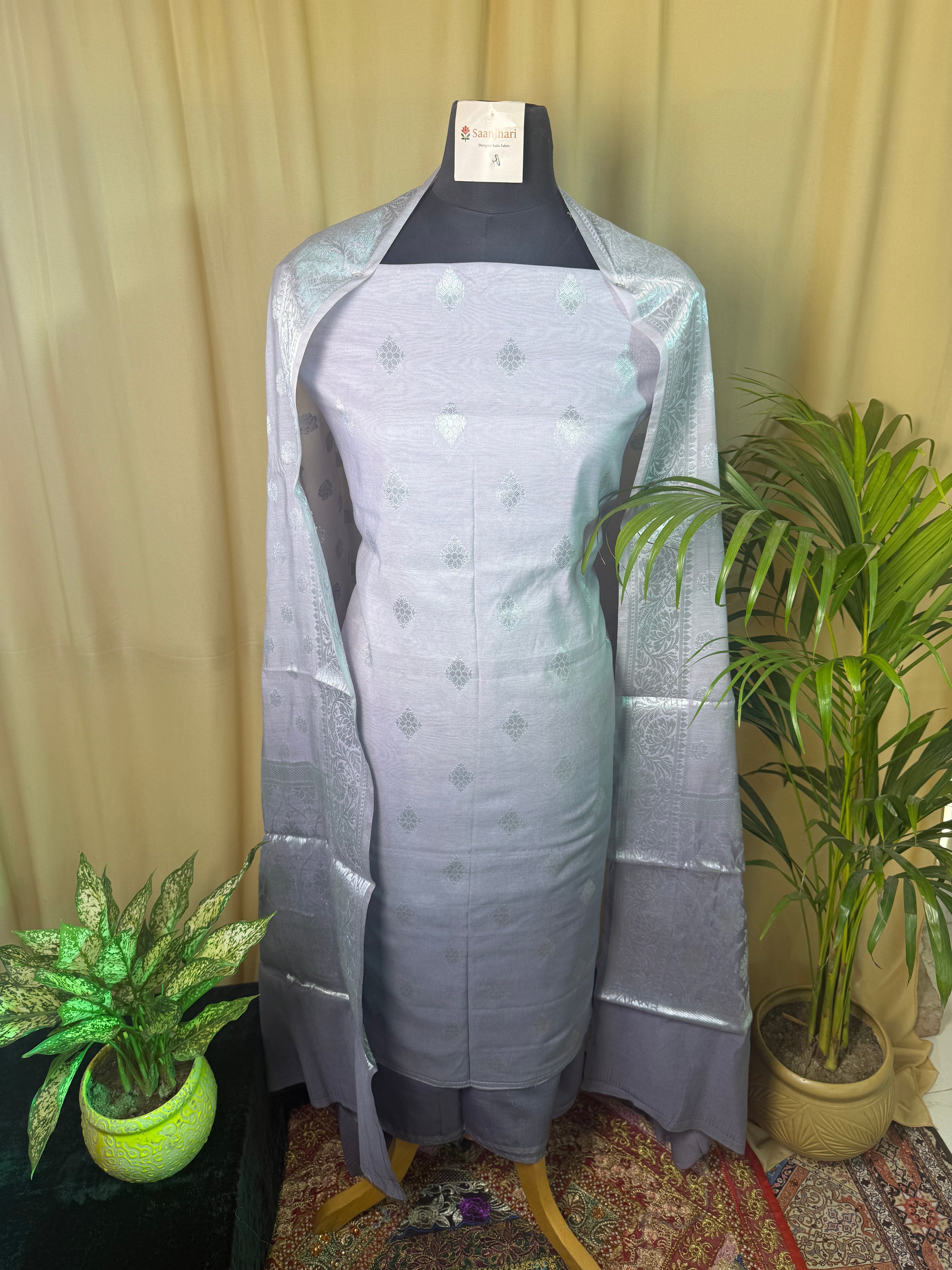 Soft Purple Banarasi Silk Suit Set with Elegant Zari Dupatta