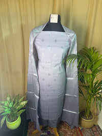 Soft Purple Banarasi Silk Suit Set with Elegant Zari Dupatta