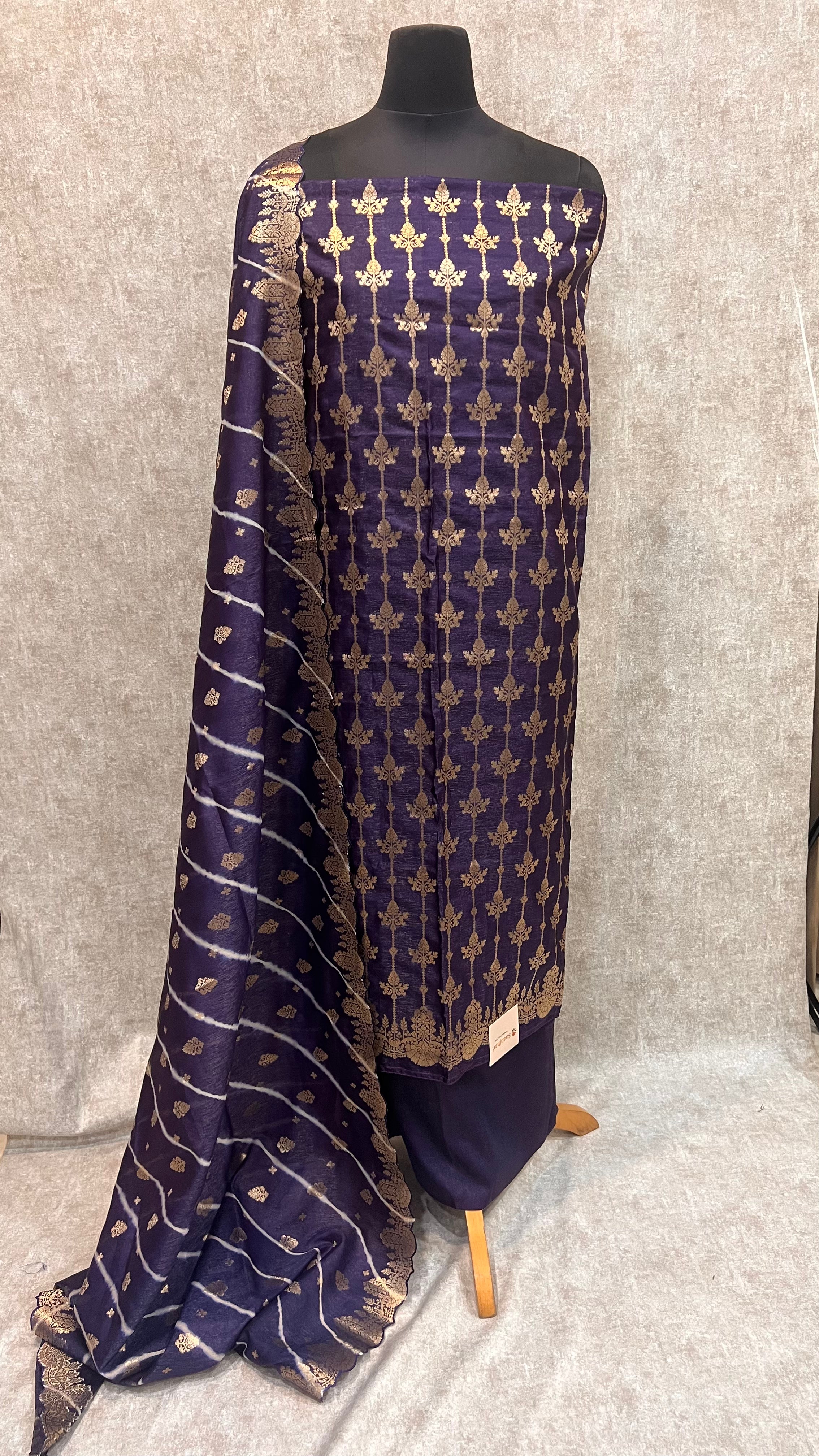 Elegant Banarasi Silk Unstitched Suit with Zari Weaving – Perfect for Festive & Bridal Trousseau